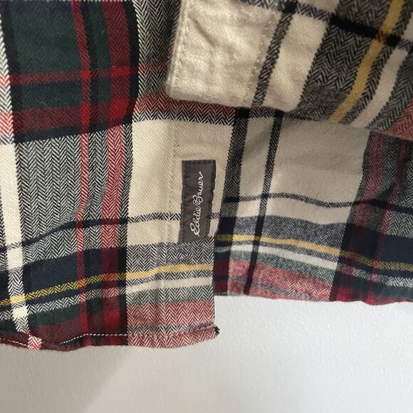 Eddie Bauer Shirt Men Medium Red Plaid Long Sleeve Pockets Button Down Classic - Picture 5 of 8